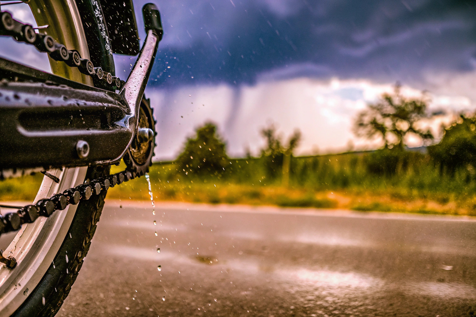 Motorradfahren bei Regen