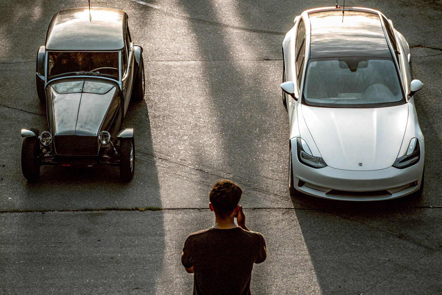 Entscheidung zwischen Elektroauto und Verbrenner